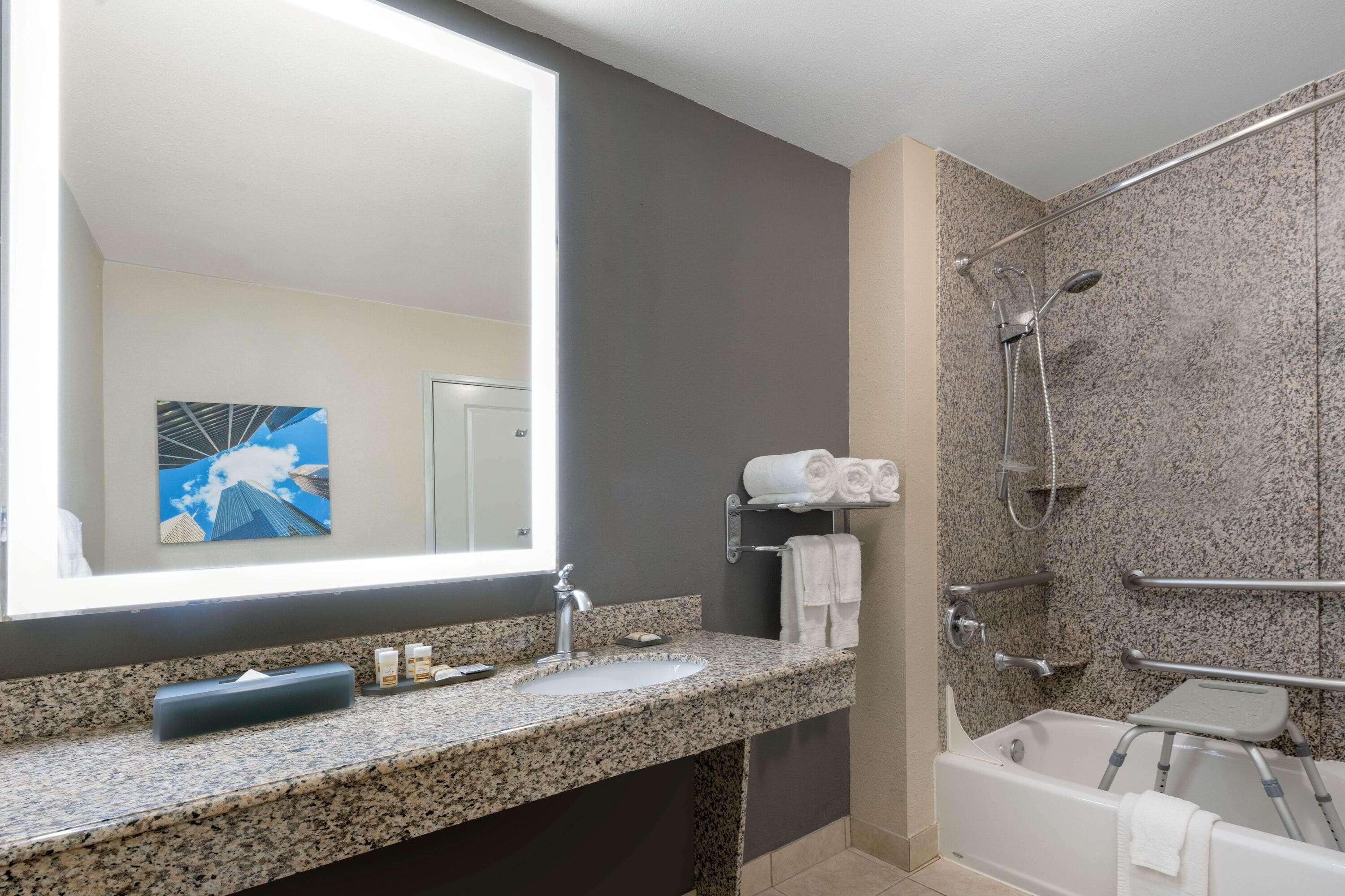 La Quinta By Wyndham Energy Corridor 3*