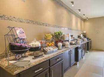 La Quinta By Wyndham Energy Corridor Hotel